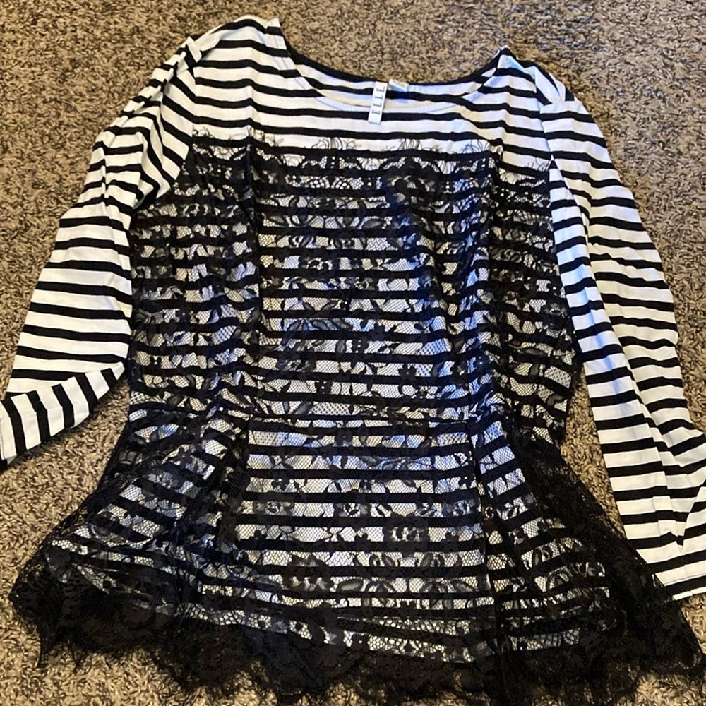 Black/White Lacy Long Sleeve